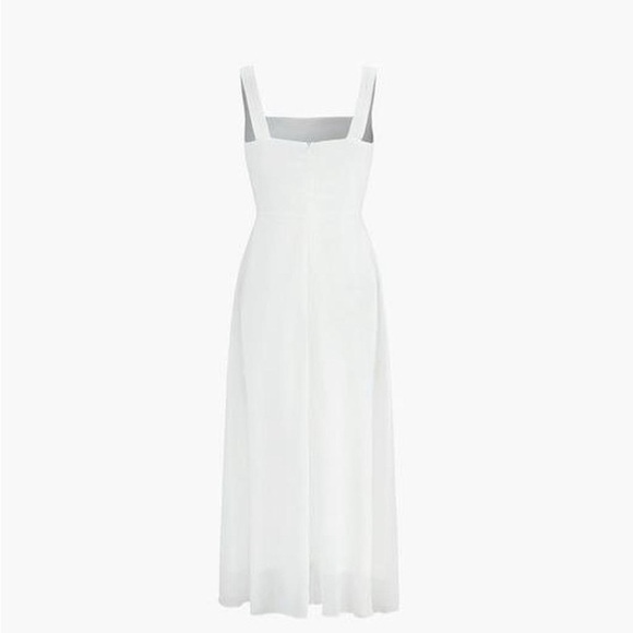 Stylish White Dress without the black bow - Picture 5 of 5